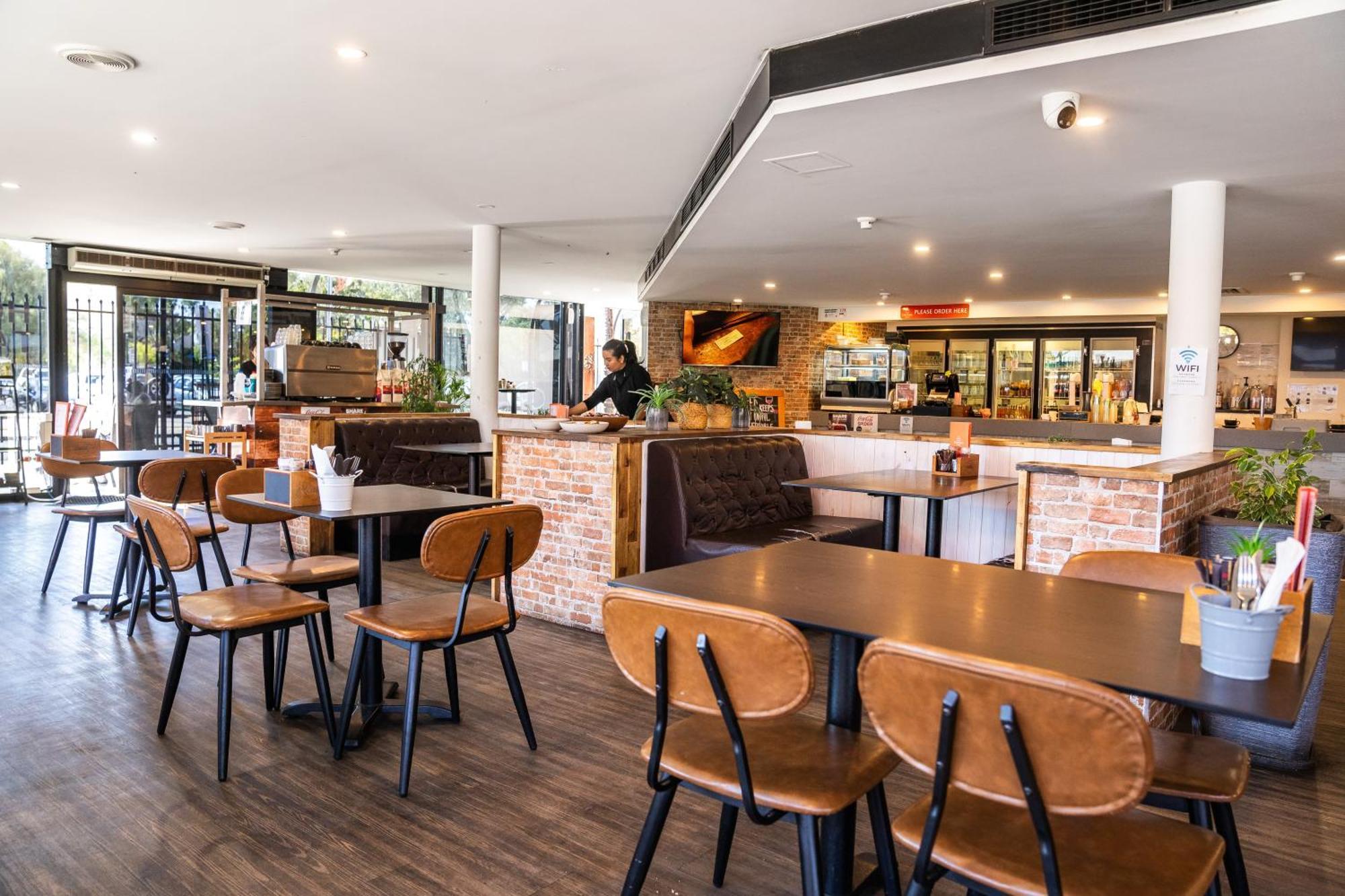 Diplomat Hotel Alice Springs Eksteriør billede
